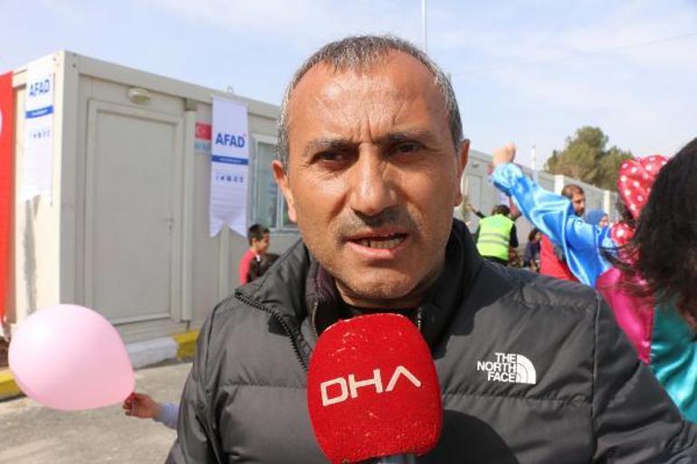 Depremzede çocukların eğlencesine vali de eşlik etti