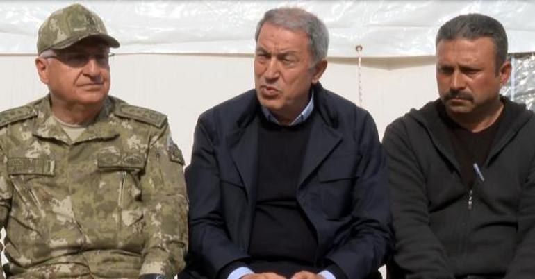 Bakan Akardan 326 kişiyi kurtaran Mehmetçiğe tebrik ziyareti