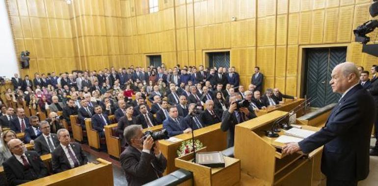 Bahçeli: Tribünler, siyasi sloganların atılacağı mekanlar olamaz