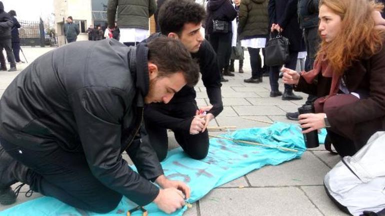 Veteriner Fakültesi öğrencileri hayvan hastanesi için eylem yaptı