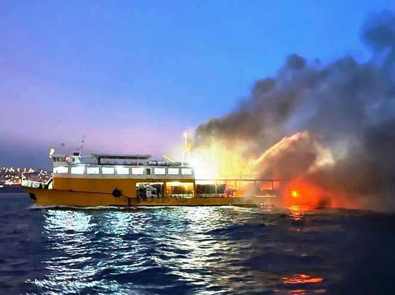 Marmara Denizinde feribot yangını; 30 yolcu dumandan etkilendi