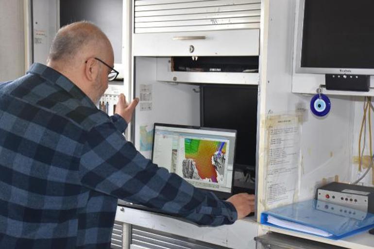 Denizde yapılan sismik araştırmalarla İzmir dış körfezinde yeni fayların varlığı ortaya kondu