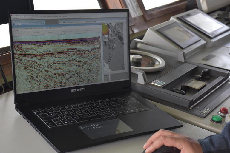 Denizde yapılan sismik araştırmalarla İzmir dış körfezinde yeni fayların varlığı ortaya kondu