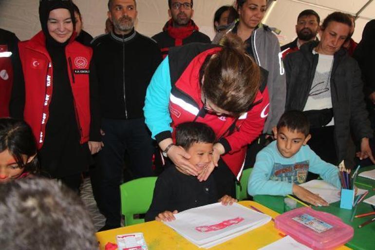 Aile ve Sosyal Hizmetler Bakanı Yanık, Hatayda