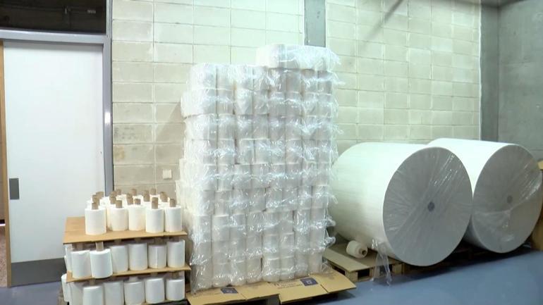 Meslek liselilerden depremzedeler için  karton bardak ve kâğıt havlu üretimi