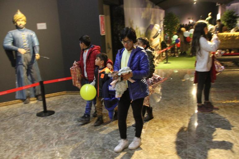 Depremzede çocuklar, 1071den 2071e  Zaman Tüneli Müzesinde eğlendi