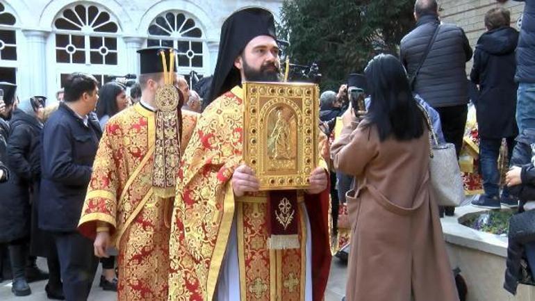 Yunanistan Dışişleri Bakanı Dendias Fener Rum Patrikhanesinde törene katıldı