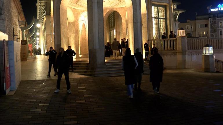 Taksim Camiinde Berat Kandili programı