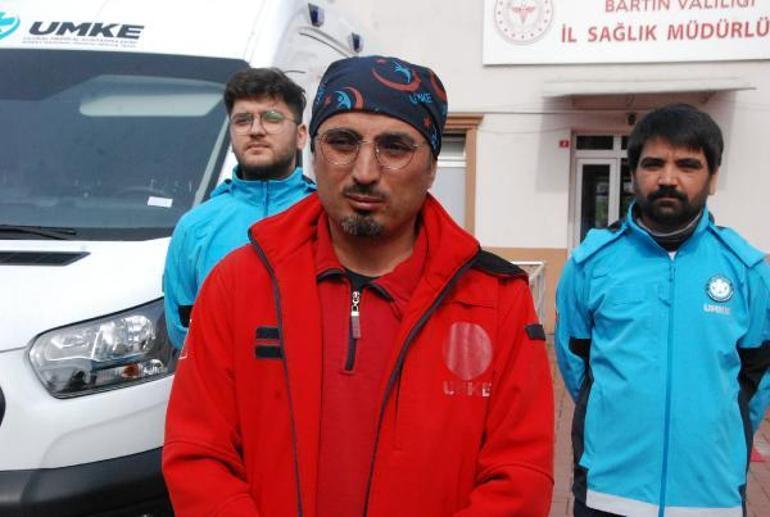 UMKE görevlisi, arama çalışmalarında yaralanan köpeğe dikiş atıp, sağlığına kavuşturdu