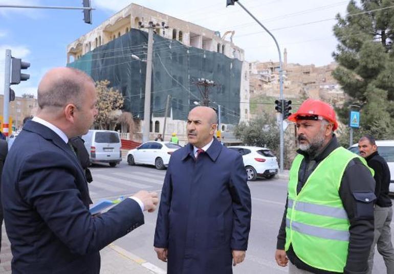 Mardinde 5 katlı betonarme bina yıkılıyor