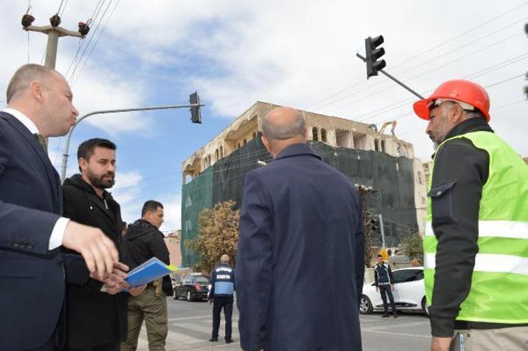 Mardinde 5 katlı betonarme bina yıkılıyor