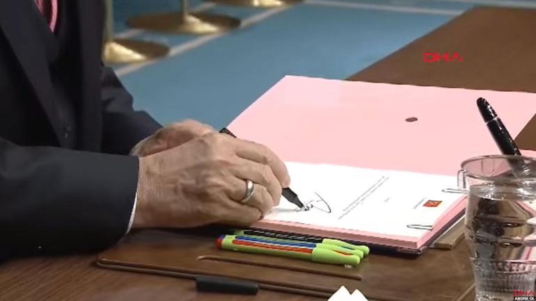 Cumhurbaşkanı Erdoğan, seçimlerin 14 Mayısta yenilenmesi kararını imzaladı