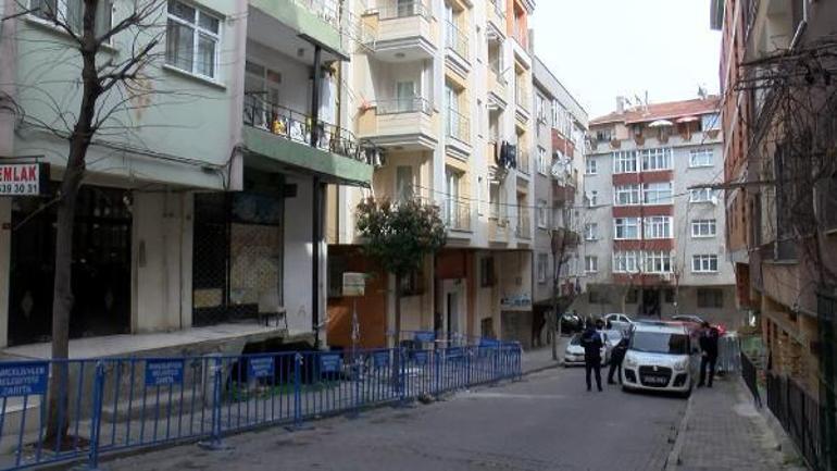 Bahçelievlerde balkonu çöken 45 yıllık bina tahliye edildi