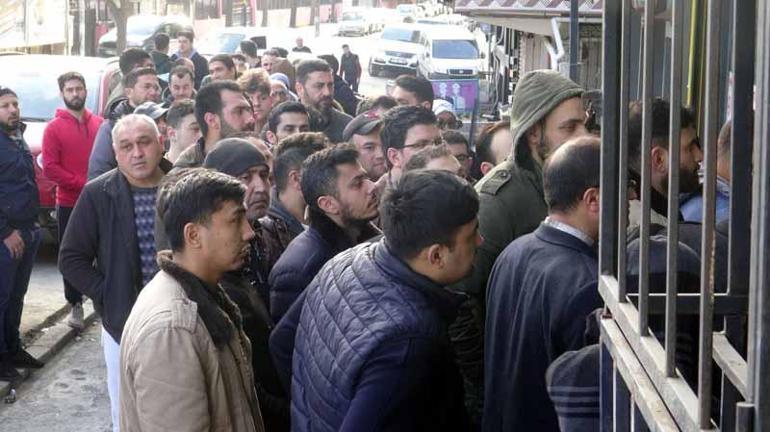 Havalimanında unutulan eşyalar için Avcılarda kuyruk oluştu