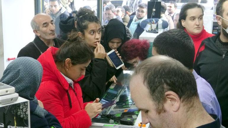 Havalimanında unutulan eşyalar için Avcılarda kuyruk oluştu