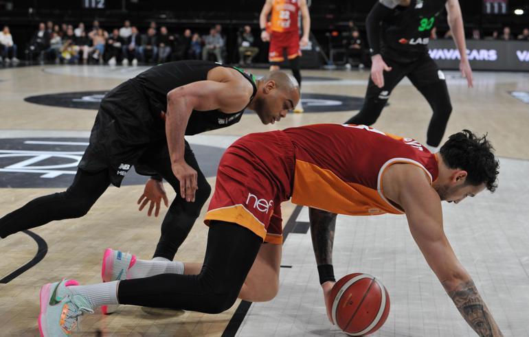 Galatasaray Nef - Darüşşafaka Lassa: 71-65