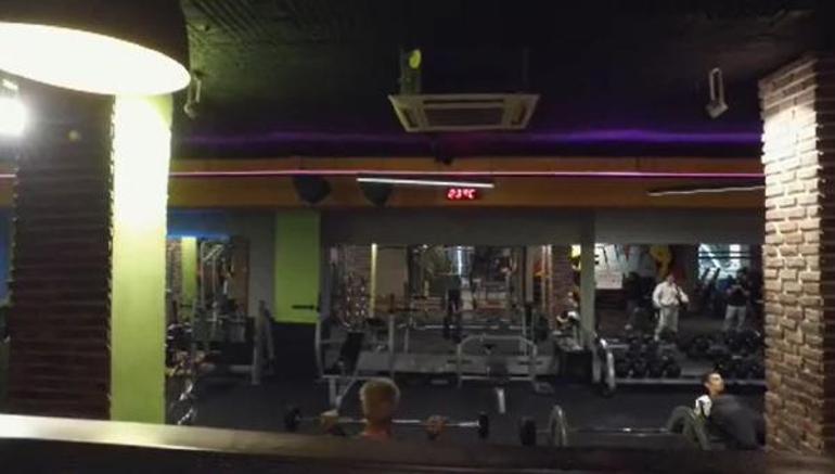 Galeriada spor salonununda kolonlar tıraşlanmış, yüzme havuzunun 850 metrekaresi ruhsatsız