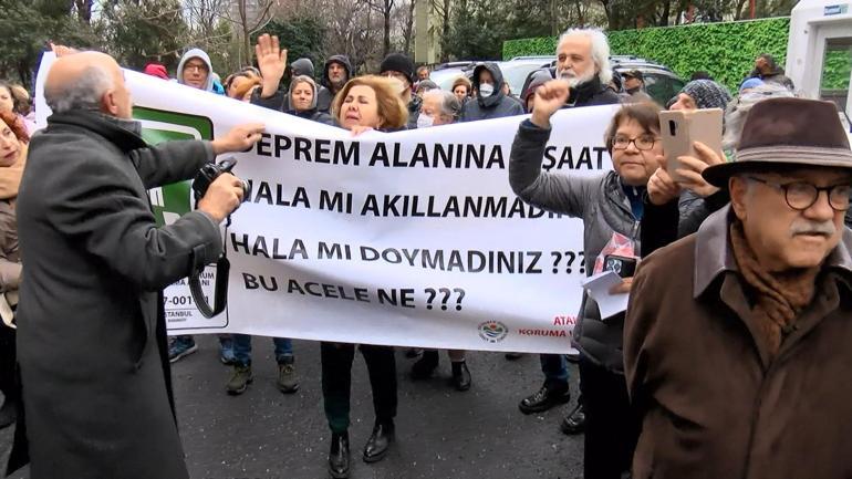 Ataköyde toplanma alanı tartışması