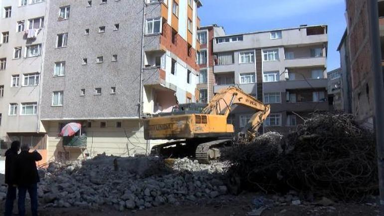 Bahçelievlerde yıkım sırasında hasar gören apartmanın duvarları onarıldı