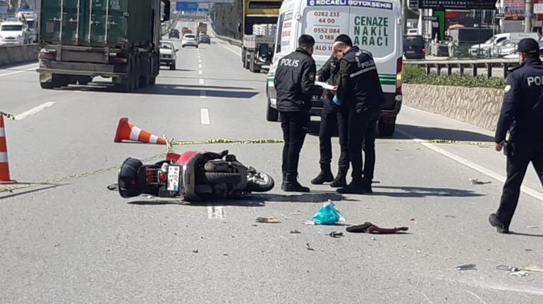 Devrilen motosikletteki 2 kişi TIR’ın altında kaldı: 1 ölü, 1 yaralı