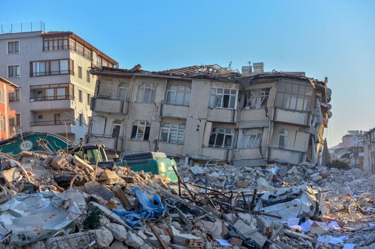 Deprem enkazında geri dönüştürülecek malzeme 2,5 milyon ton