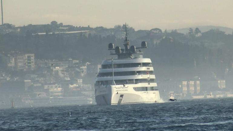 4 katlı yat İstanbula demirledi
