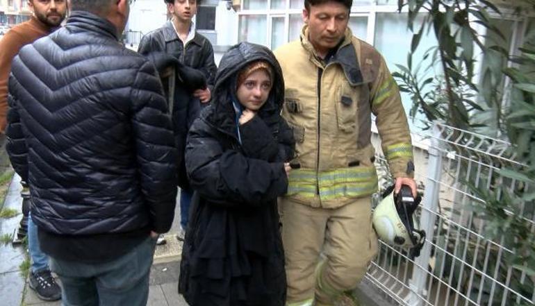 Ümraniyede 5 katlı binada yangın