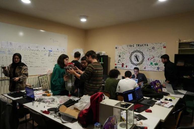 Üniversite öğrencilerinin 5 ayda ürettiği roket, Teknofestte finalde
