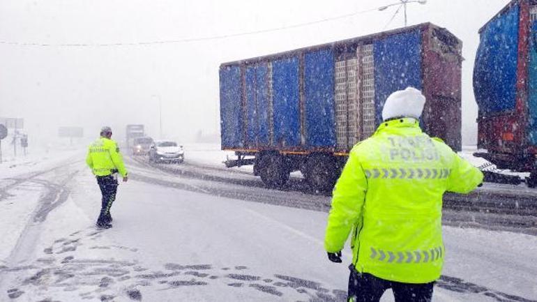 D-100 kara yolunun İstanbul istikameti trafiğe açıldı