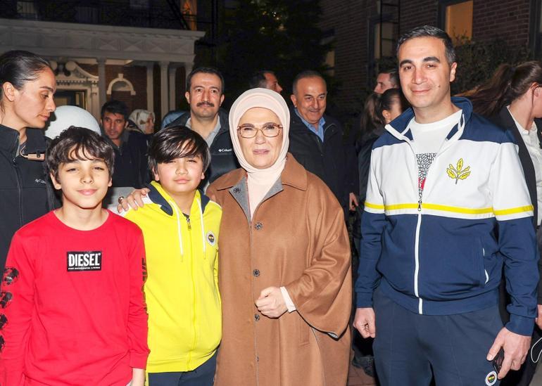 Emine Erdoğan, New Yorkta Türk ailenin evinde iftar yaptı