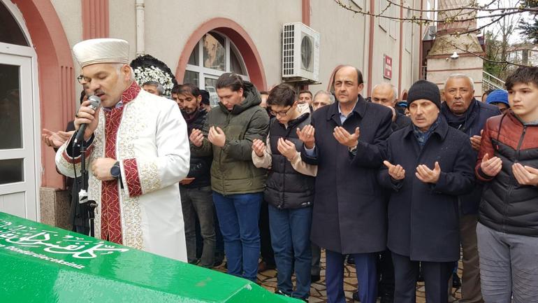 Babasını öldürdü; adliyede, ‘Babama haber verin, beni kurtarır’ diye ağladı