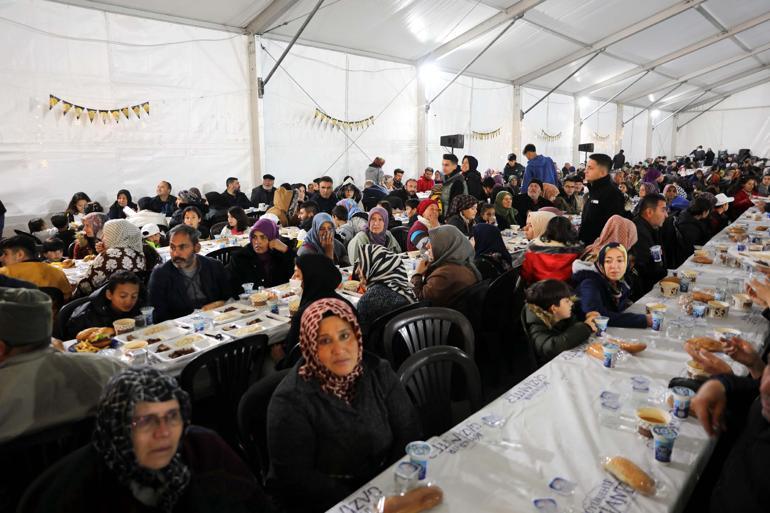 Bakan Kurum: 1 yıl sonra yeni Nurdağı ve yeni İslahiyeyi inşa edeceğiz