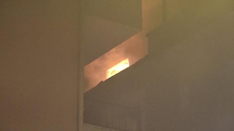 Avcılarda boşaltılan binada yangın: 1 yaralı