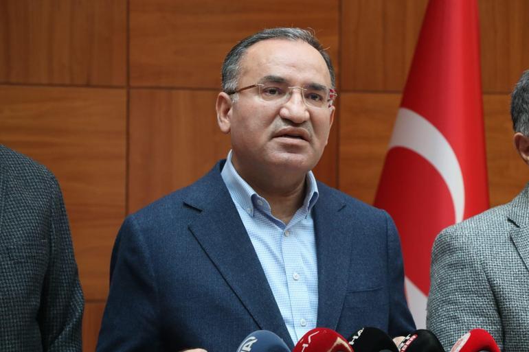 Bakan Bozdağ’dan seccade tepkisi: Kılıçdaroğlu’na ve yanındakilere yakışmamıştır