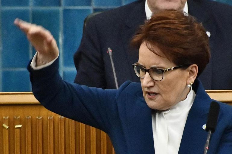 TBMMde kürsüden mermi atan Akşener: Bizi kurşun mu korkutacak