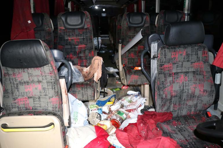 Deprem bölgesinden dönerken kazada yaralanan 19 kişinin tedavisi sürüyor