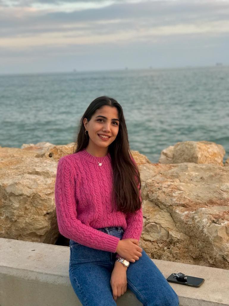 Üzerine kaya düşen otomobilde ölen öğretmenler son yolculuğuna uğurlanıyor