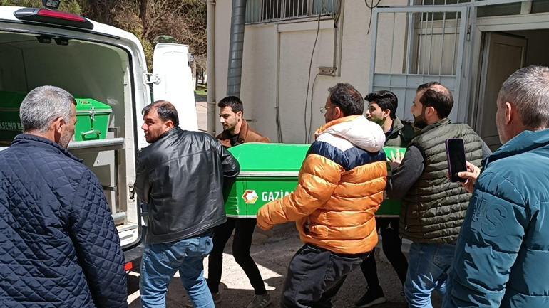 Kaza yapan otomobile arkadan gelen otomobil çarptı: 2si avukat, 5 ölü