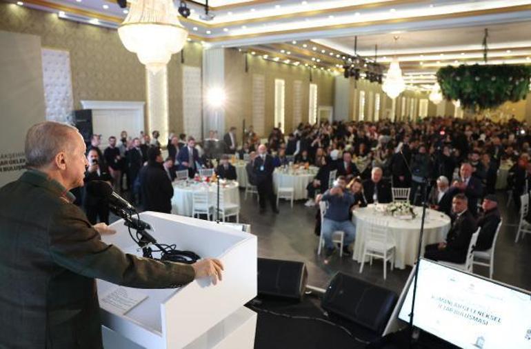 Erdoğan Başakşehirli romanlarla iftar yaptı