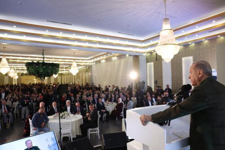 Erdoğan Başakşehirli romanlarla iftar yaptı