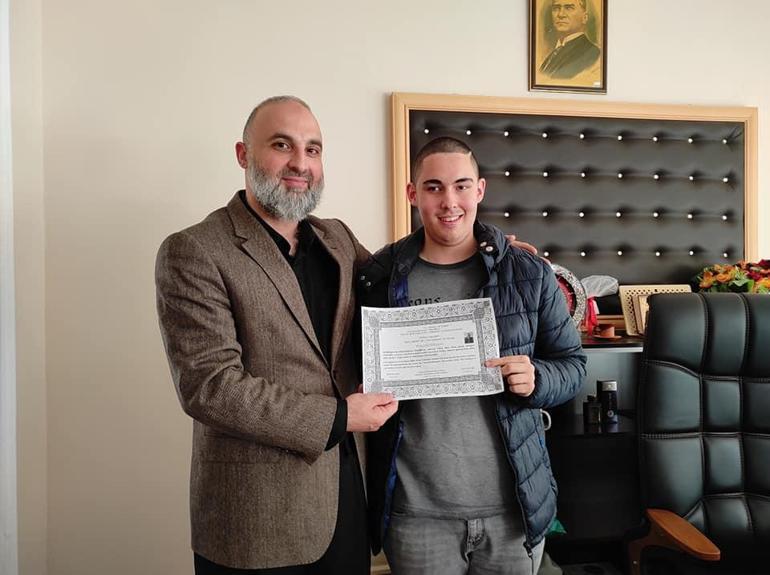 Avusturyalı genç, ziyarete geldiği Edirnede Müslümanlığı seçti