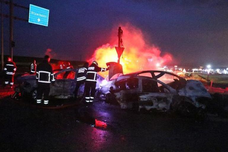 Kırmızı ışıkta çarpışan araçlar alev topuna döndü; 8 yaralının olduğu kaza kamerada