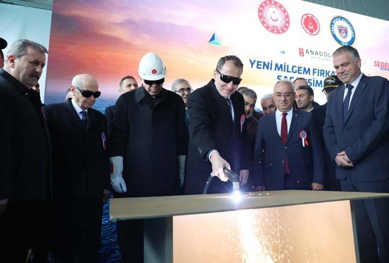 Cumhurbaşkanı Erdoğan: TCG Anadolu dünyanın ilk SİHA gemisidir