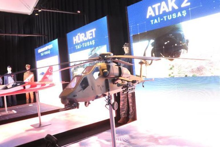 Bakan Akar Yüzyılın Gücü, Cesaretin Teknolojisi dijital gösterim merkezi’ni ziyaret etti