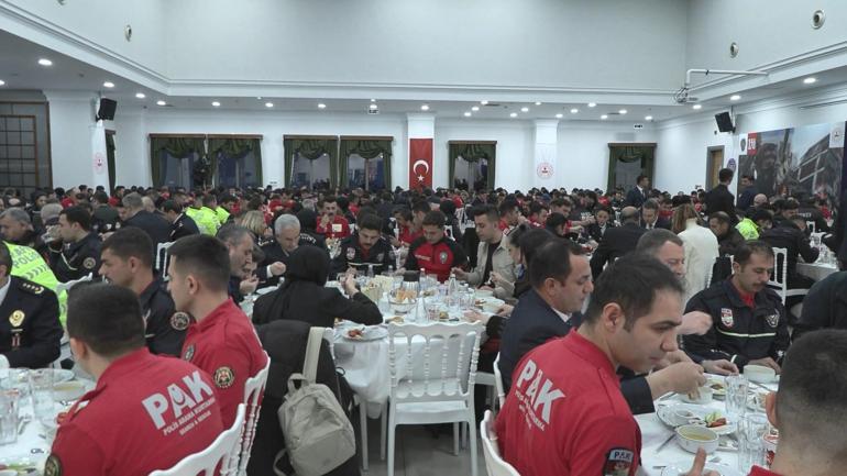 İstanbul Valisi Ali Yerlikaya iftarda emniyet mensuplarıyla bir araya geldi