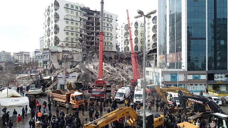 Galeria Sitesi’nin müteahhidi Ankara’da yakalandı