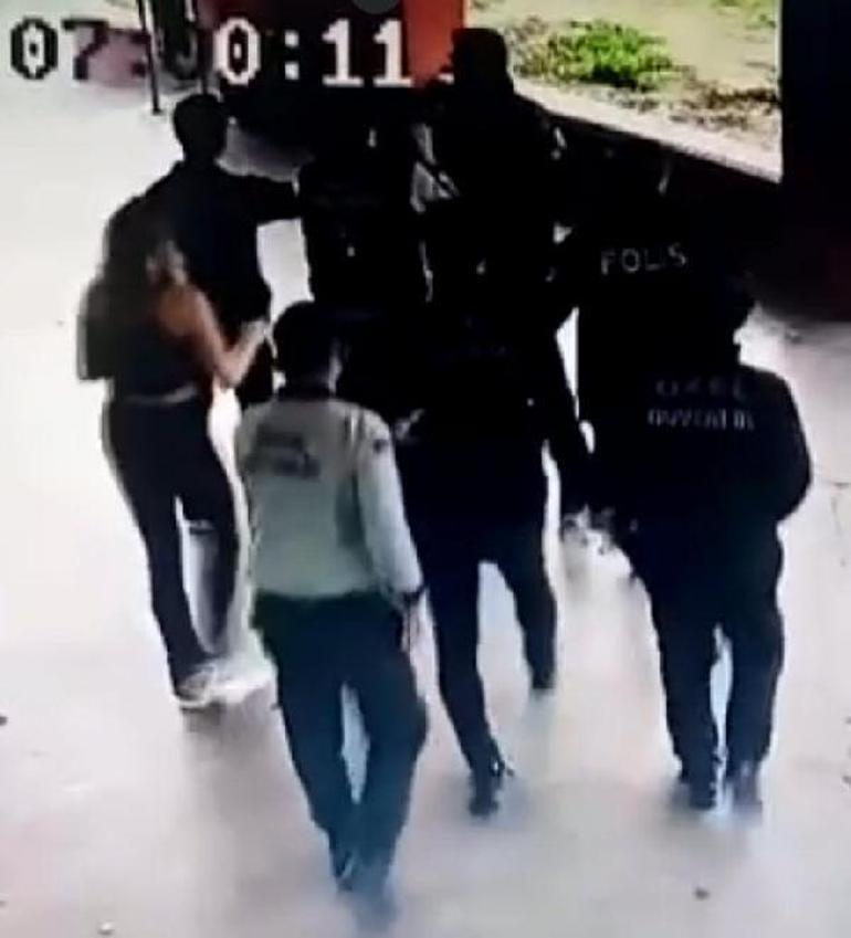 Hastane polisi ve güvenlik görevlilerine saldırı kamerada