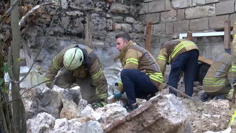 Fatihte tarihi surlar çöktü:1 ölü