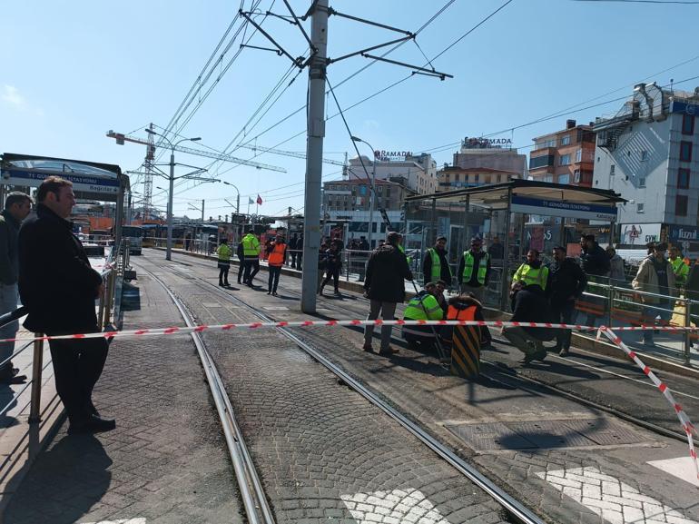 Güngörende tramvay raydan çıktı