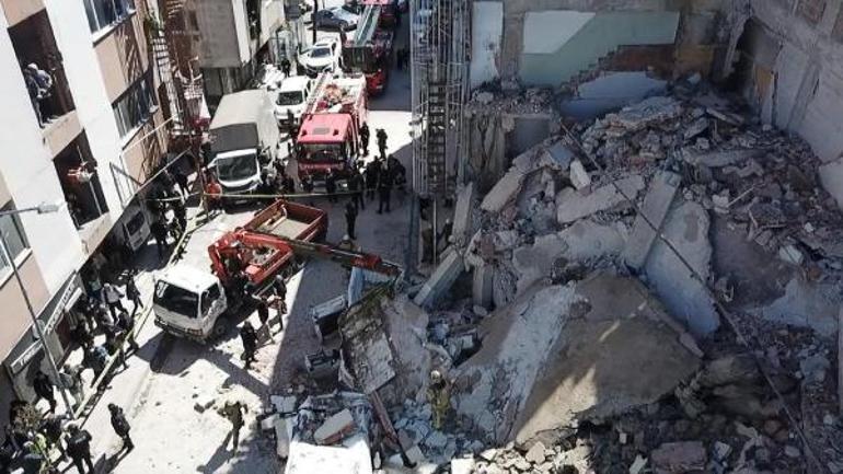 Güngörende binanın araçların üzerine çökme anı kamerada